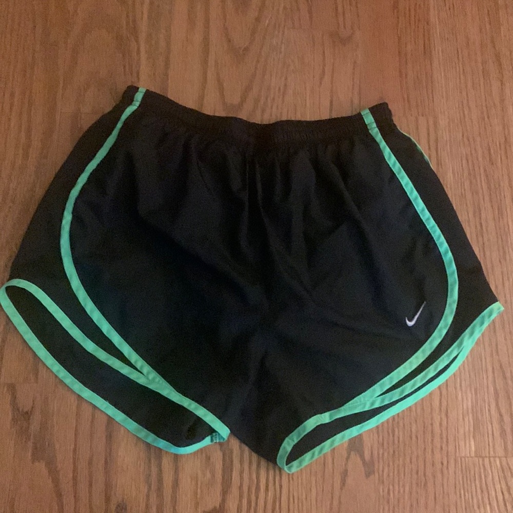 Nike dri-fit shorts size small